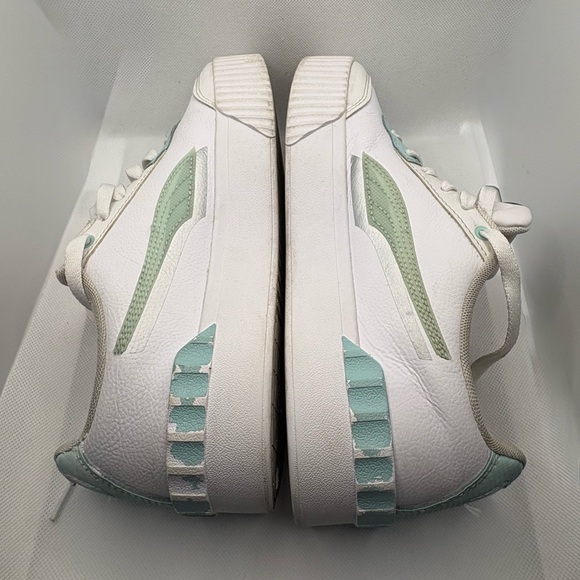 🔥 Women's Puma White and Mint Green Sneakers - Picture 3 of 11